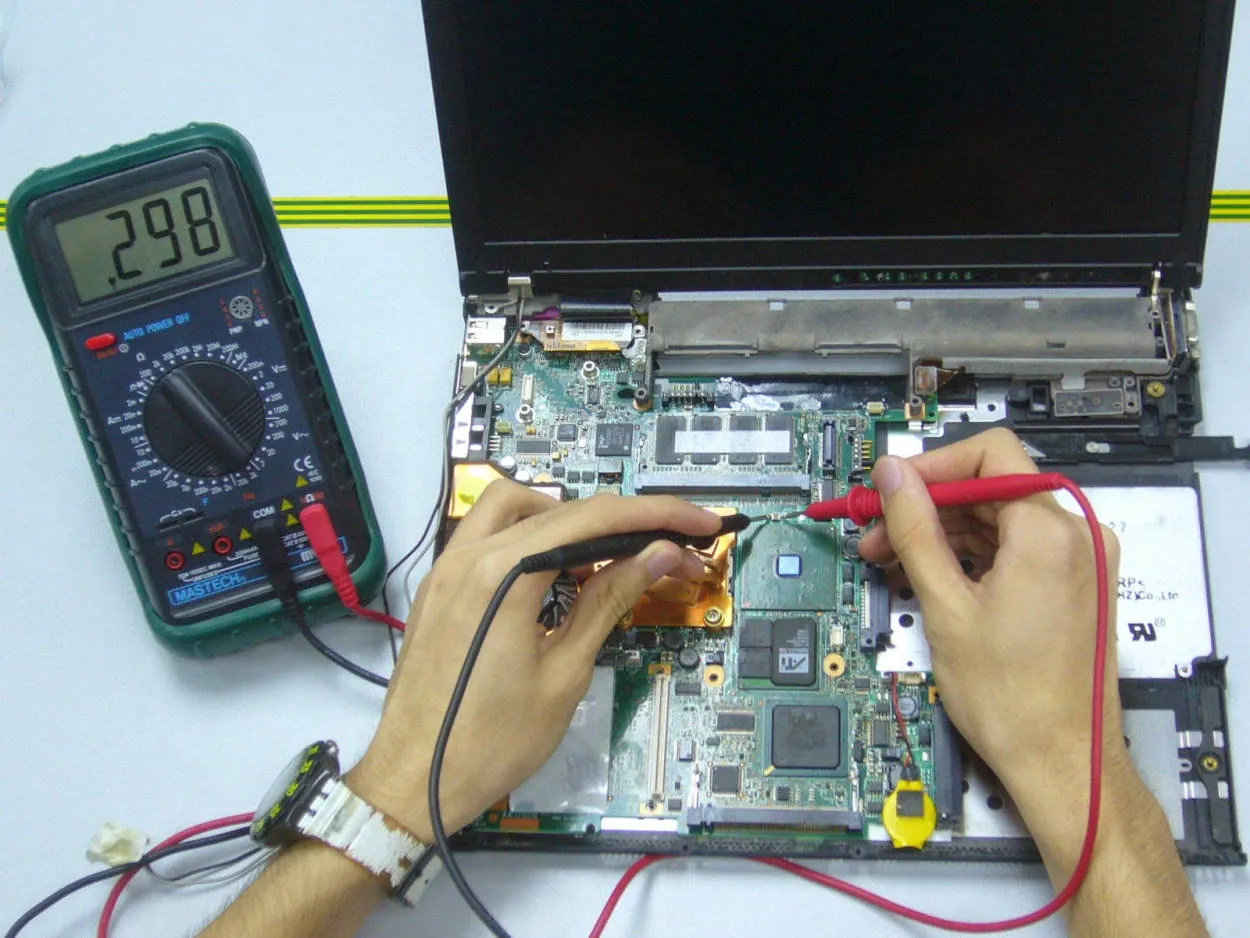 Memperbaiki Laptop yang Mati Total